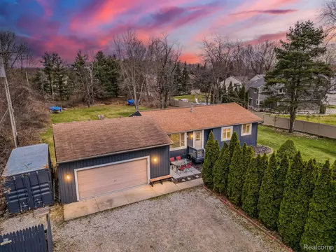 2430 Potter Rd, Wixom, MI 48393