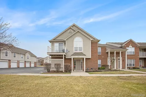 51570 Stern Ln, Chesterfield, MI 48051