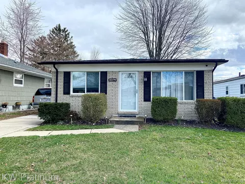 32190 Ruehle Ave, Warren, MI 48093