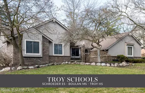 4915 Moonglow Dr, Troy, MI 48098