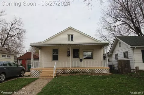 46 Manatee Ave, Hazel Park, MI 48030