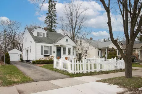 314 S Wilson Ave, Royal Oak, MI 48067