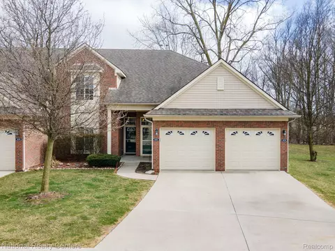 14262 Shadywood Dr, Sterling Heights, MI 48312