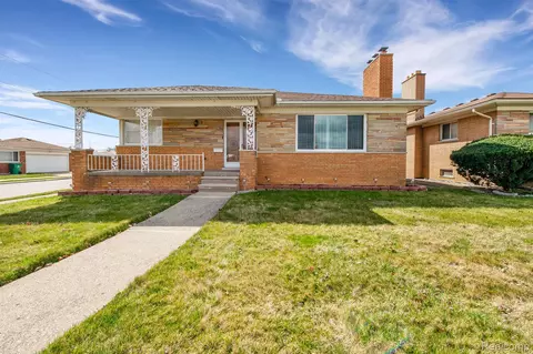 15290 Ego Ave, Eastpointe, MI 48021
