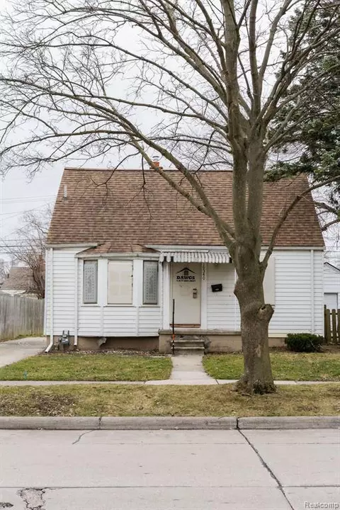 19340 Kenosha St, Harper Woods, MI 48225