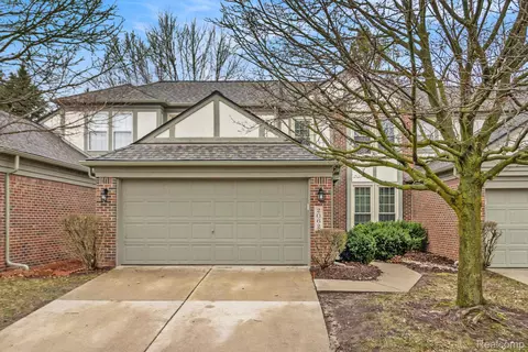 2062 Lone Wolf Ln, Canton, MI 48188