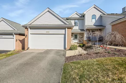6552 Scenic Pines Crt Ct, Independence, MI 48346