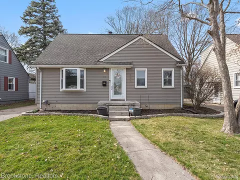 427 N Edgeworth Ave, Royal Oak, MI 48067