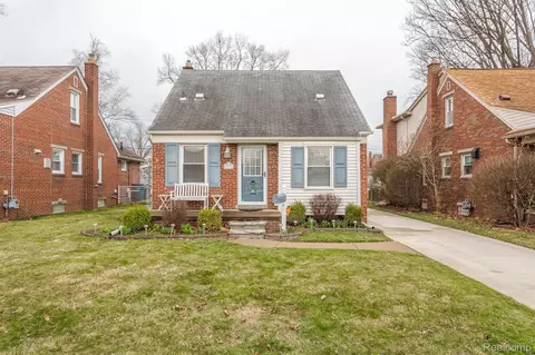 1713 Mayburn St, Dearborn, MI 48128