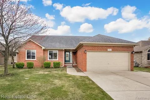 11844 Sara Ln, Washington, MI 48094