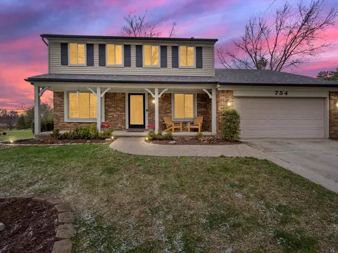 754 Denham Ln, Rochester Hills, MI 48307