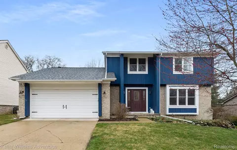 1742 Weyhill Dr, Wixom, MI 48393