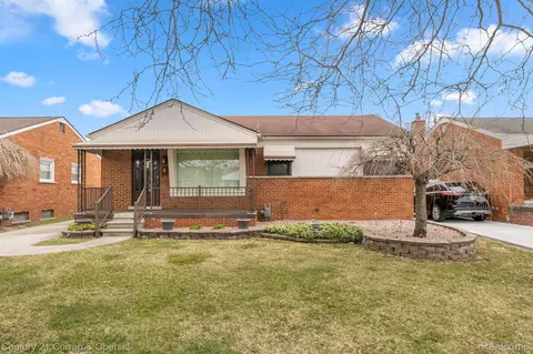 15431 Drake St, Southgate, MI 48195
