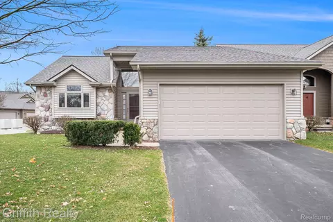 1011 Steph Ln, Brighton, MI 48116
