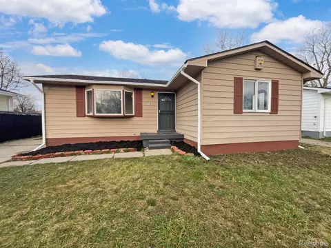 570 Highland Ave, Pontiac, MI 48341