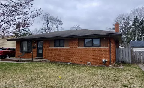 2644 Treadwell St, Westland, MI 48186