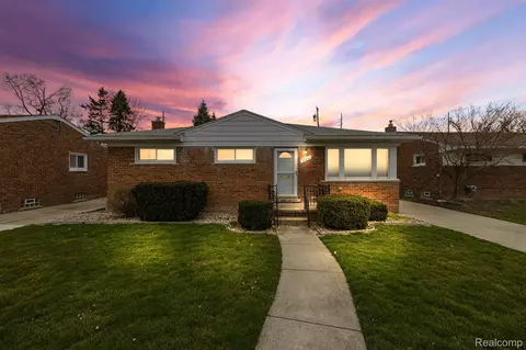 28840 Tawas Crt Ct, Madison Heights, MI 48071
