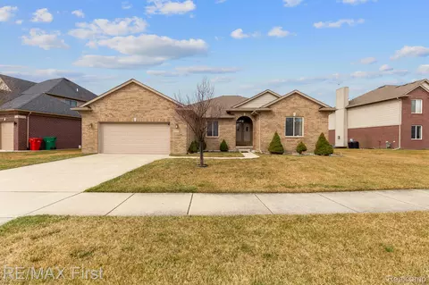 32775 Kathleen Dr, Chesterfield, MI 48047