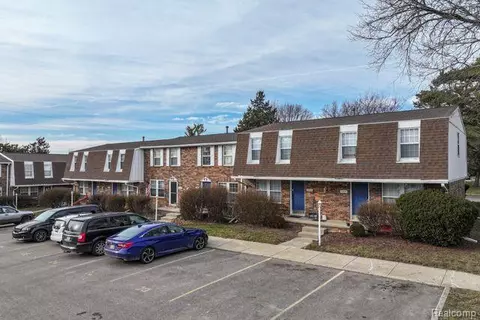 6300 Beechfield Dr, Lansing, MI 48911