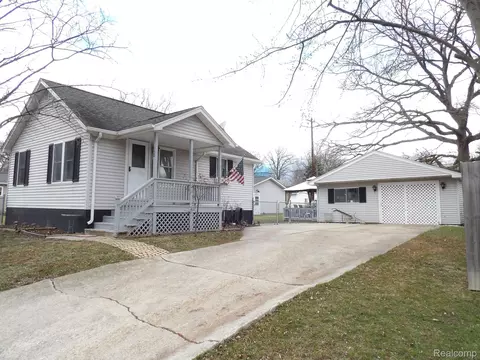 150 Delaware St, East China, MI 48054