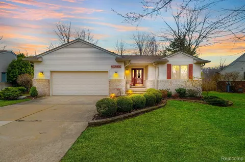 26235 James Dr, Grosse Ile, MI 48138