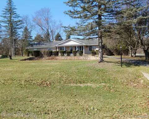 10120 Gale Rd, Goodrich, MI 48438