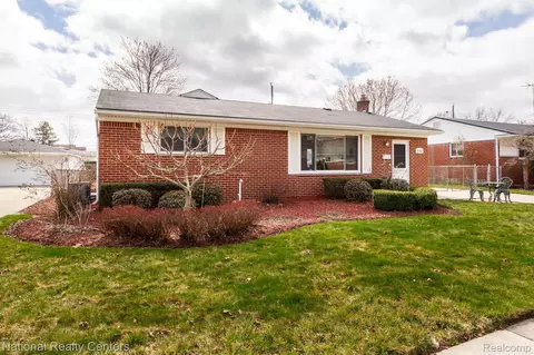 31533 S Haldane St, Livonia, MI 48152