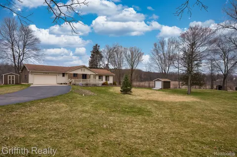 2969 Hunter Rd, Brighton, MI 48114