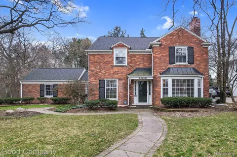7 Elm Park Blvd, Pleasant Ridge, MI 48069