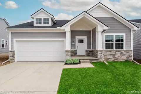 1431 Magellan Dr, Sylvan, MI 48118