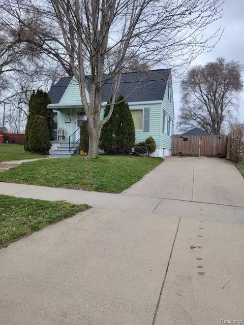 23503 Buckingham St, Clinton Township, MI 48036