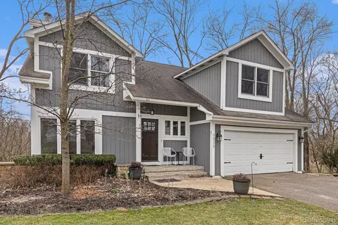 6525 Grassland Ave, West Bloomfield, MI 48324