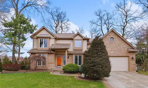 4095 Bandury Dr, Lake Orion, MI 48359