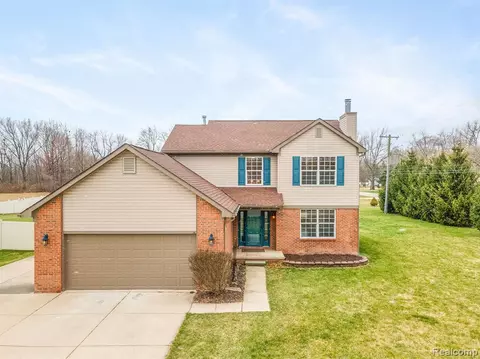 15502 Aspen Dr, Romulus, MI 48174