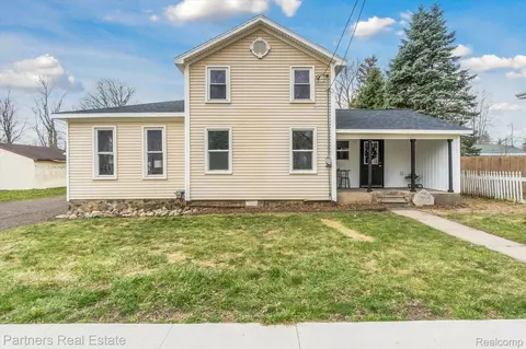 1132 S Jackson St, Dansville, MI 48819