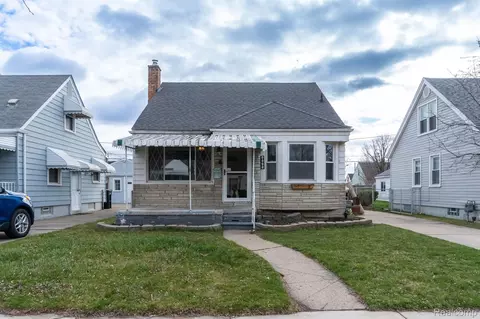 3855 16th St, Wyandotte, MI 48192