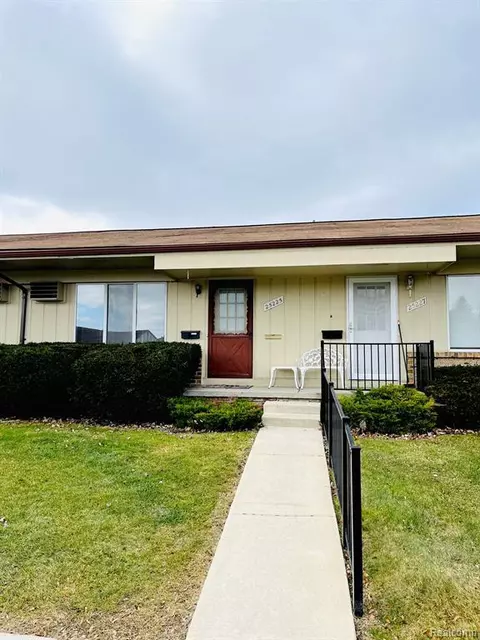 25225 Franklin Ter UNIT 3, South Lyon, MI 48178