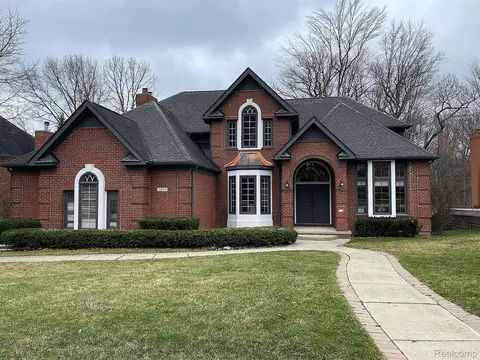 28719 Wintergreen, Farmington Hills, MI 48331