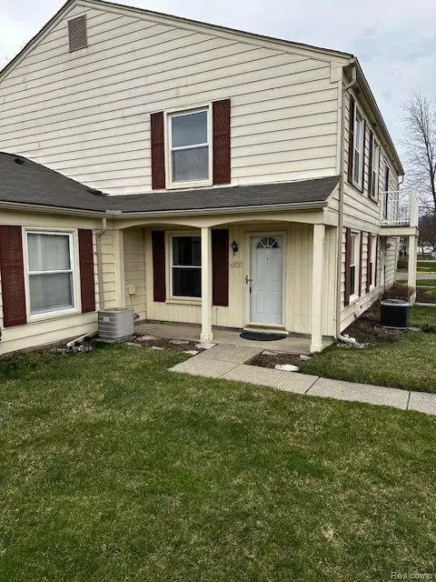 2816 Willow Ct #19C, Lake Orion, MI 48360