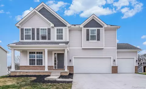 9714 Kylie Dr, Green Oak, MI 48116