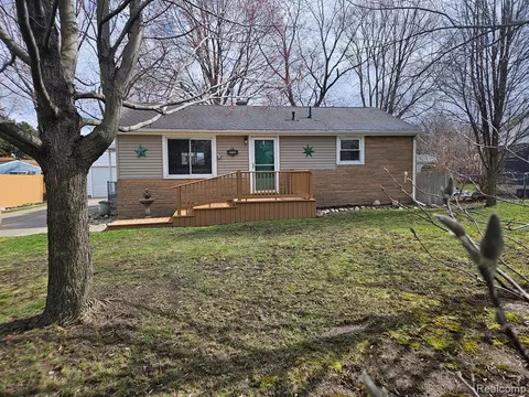 1401 S Packard Ave, Burton, MI 48509
