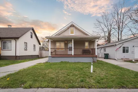 1421 E George Ave, Hazel Park, MI 48030