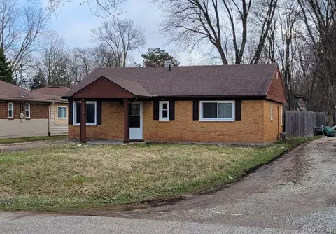 2420 Wildwood Circle Dr, Grand Blanc, MI 48439
