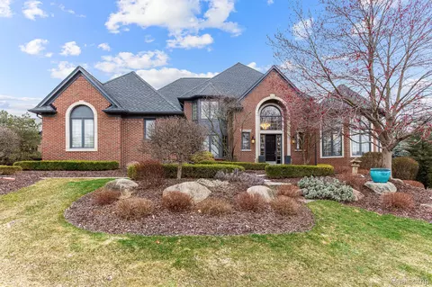 4680 Goodison Place Dr, Oakland, MI 48306