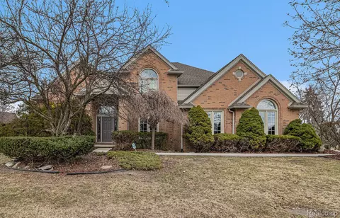 8992 Quail Circle Crt Ct, Plymouth, MI 48170