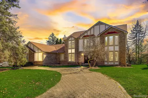 41773 Waterfall Rd, Northville, MI 48168