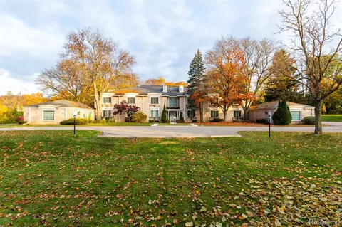 1735 Tiverton Rd #12, Bloomfield Hills, MI 48304