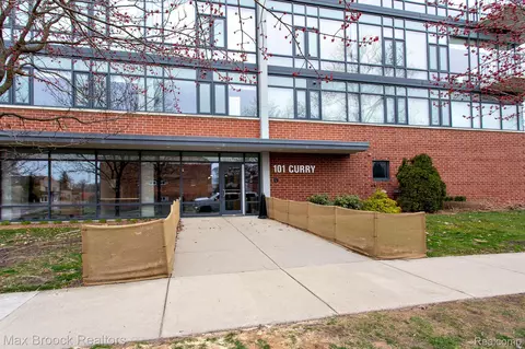 101 Curry Ave #424, Royal Oak, MI 48067