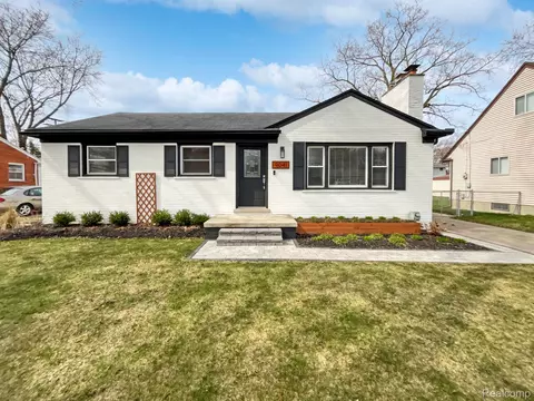 9041 S Main St, Plymouth, MI 48170