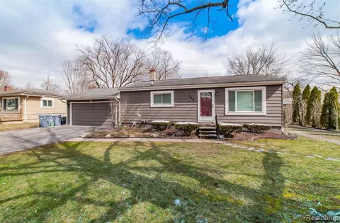 1648 Irwin Dr, Waterford, MI 48327